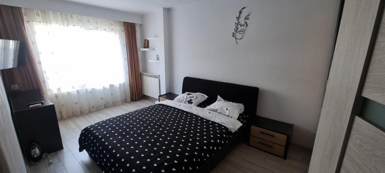Ilona Apartament 3 Camere Râmnicu Vâlcea Exteriör bild
