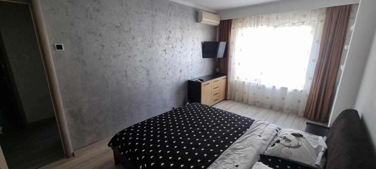 Ilona Apartament 3 Camere Râmnicu Vâlcea Exteriör bild