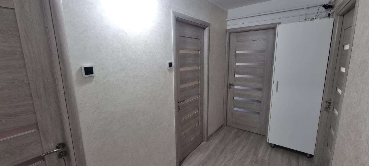 Ilona Apartament 3 Camere Râmnicu Vâlcea Exteriör bild