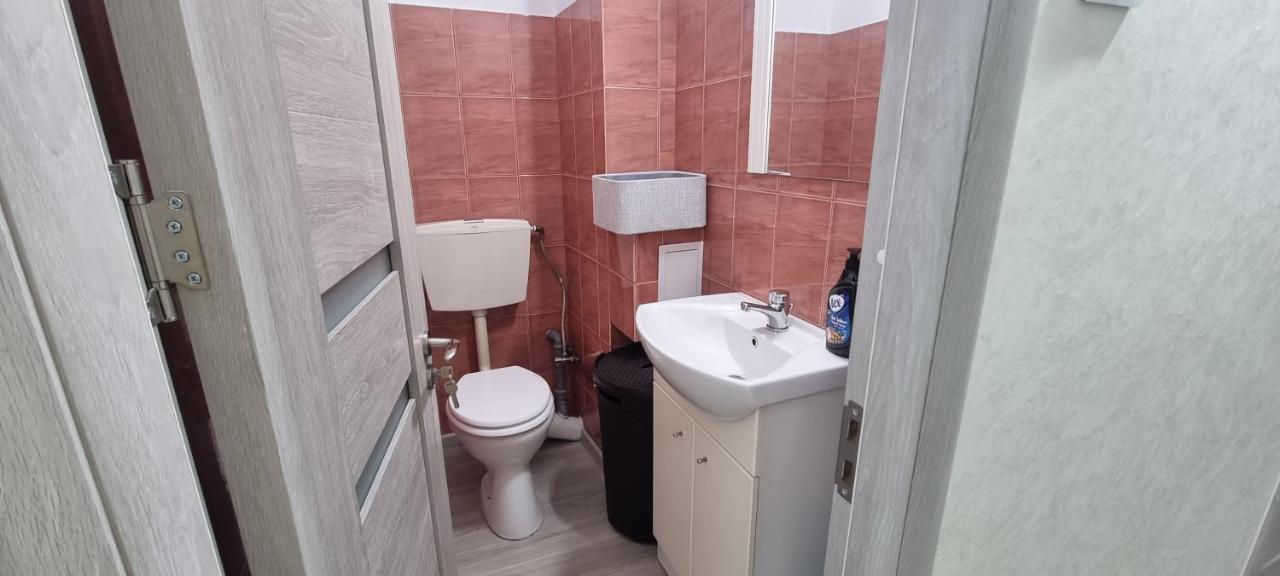Ilona Apartament 3 Camere Râmnicu Vâlcea Exteriör bild