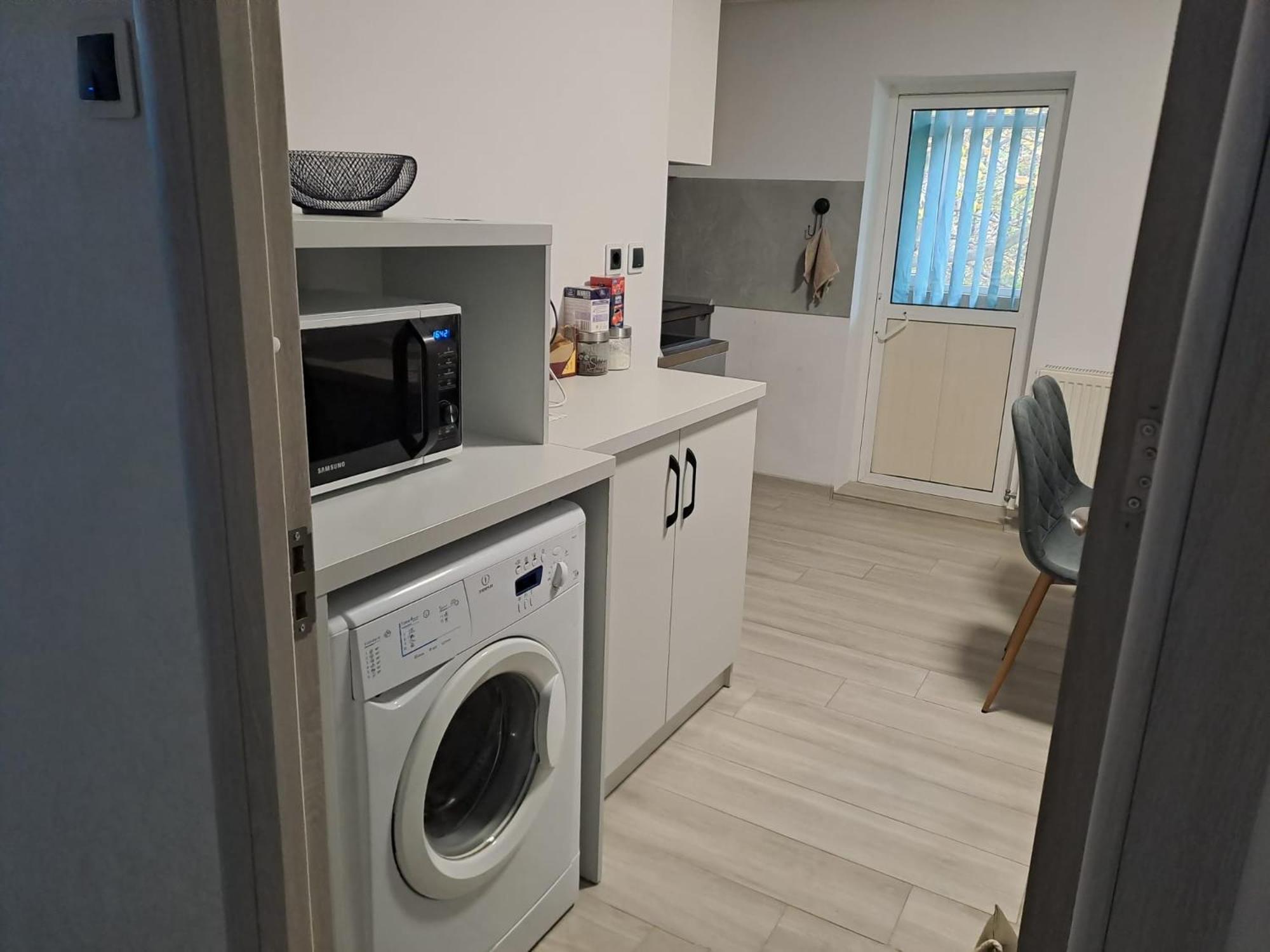 Ilona Apartament 3 Camere Râmnicu Vâlcea Exteriör bild