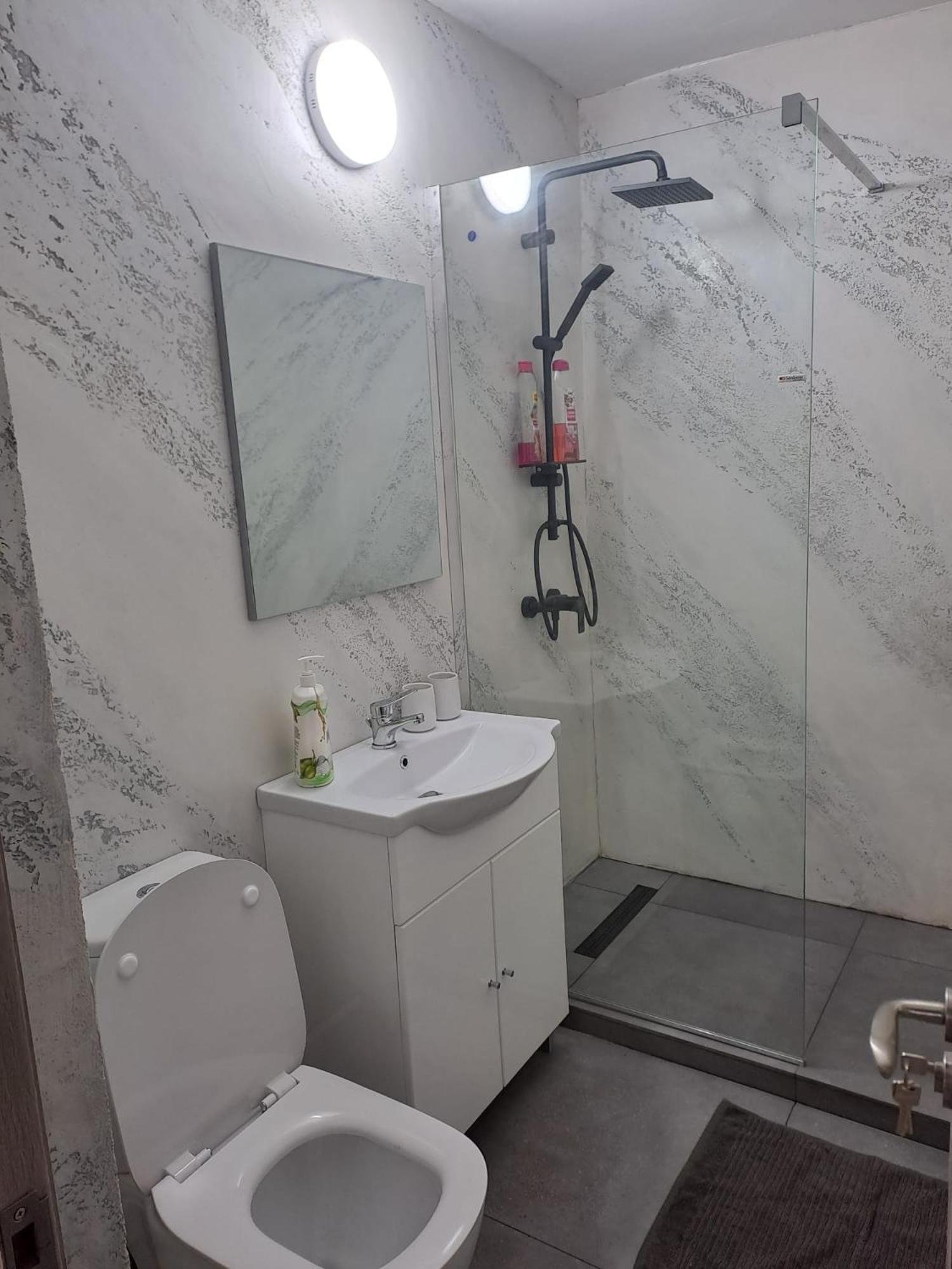 Ilona Apartament 3 Camere Râmnicu Vâlcea Exteriör bild