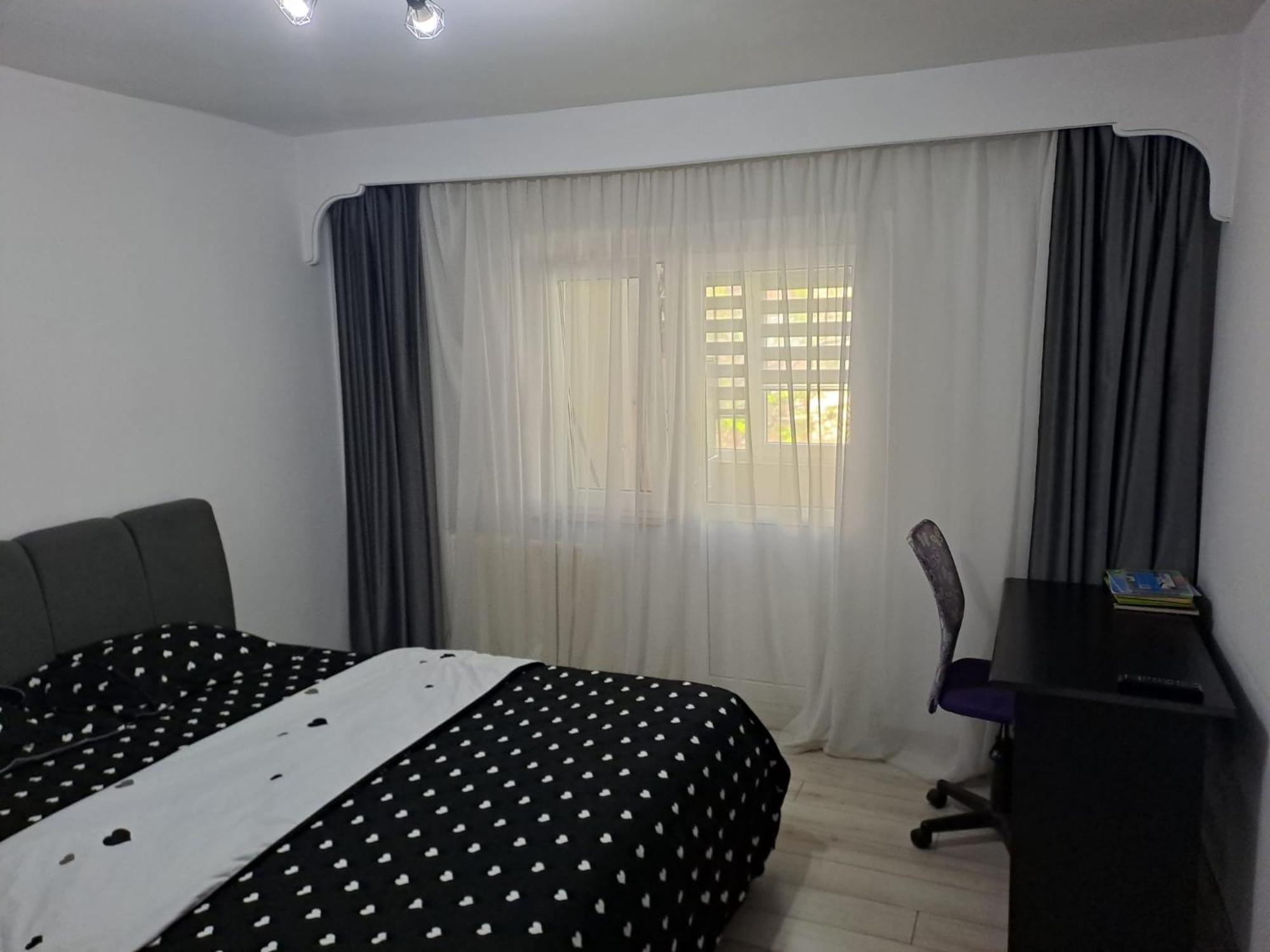 Ilona Apartament 3 Camere Râmnicu Vâlcea Exteriör bild